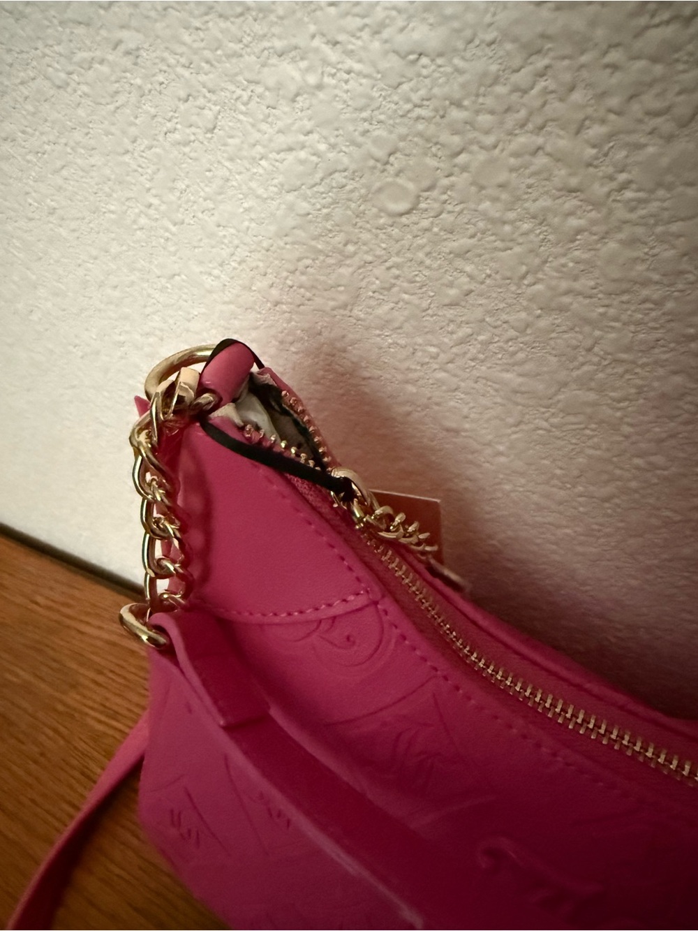 Juicy Couture Hot Pink Embossed Shoulder Bag with Gold Hardware - Picture 4 of 5